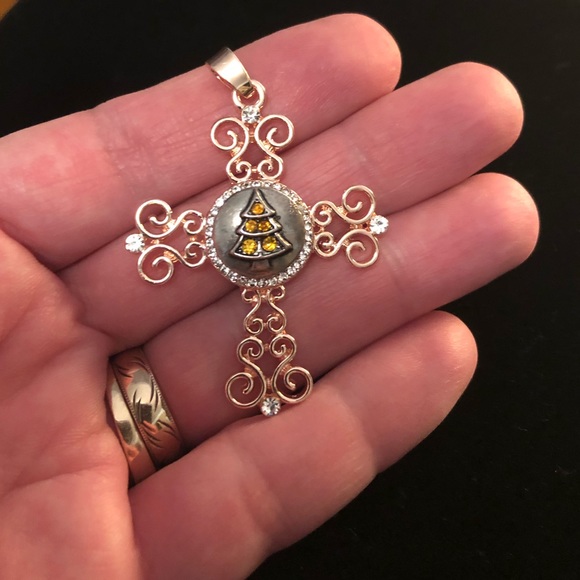 Rose gold cross pendant for 10mm Snap buttons. - Picture 4 of 5